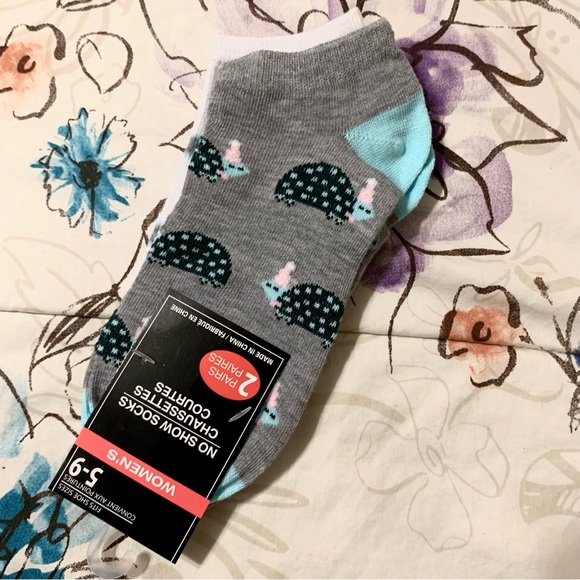 - 💜 Two Pairs of Cute Socks — Turtle and Stripe Socks - Picture 4 of 8